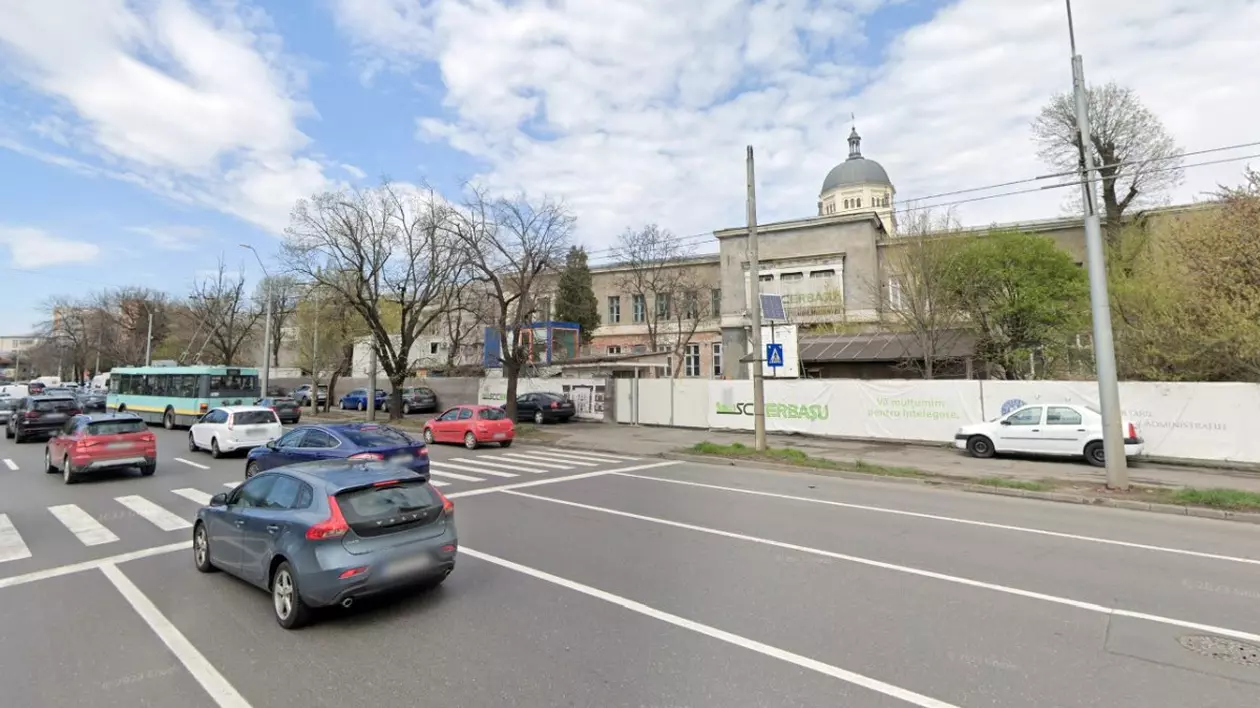 Capela Elisabeta Doamna, din curtea Facultății de Psihologie și Științele Educației din București, situată pe Șoseaua Panduri 90, foarte aproape de Palatul Cotroceni, este locul de unde au fost furate moaștele