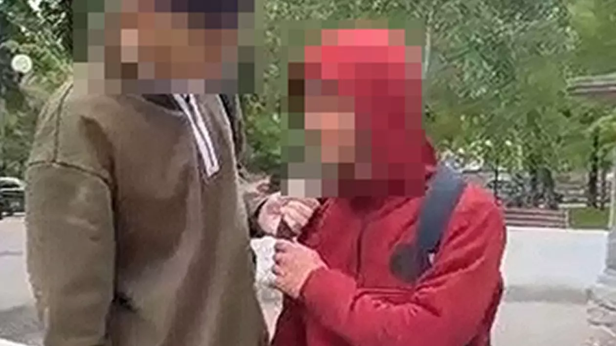 Tânăr de 18 ani din Huşi, surprins când ameninţa cu cuţitul un adolescent de 17 ani. Reacţia Poliţiei