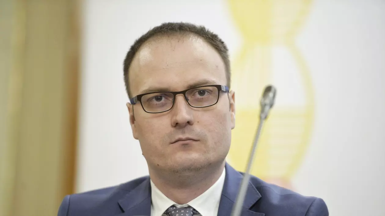 O angajată SRI a lucrat și pentru serviciul secret, și pentru un proiect pe fonduri europene al lui Alexandru Cumpănașu
