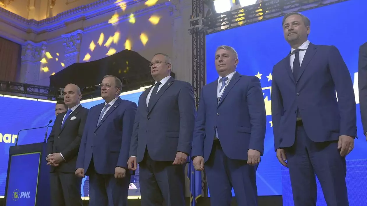 In imagine, de la stanga la dreapta: Rares Bogdan, Gheorghe Flutur, Nicolae Ciuca, Lucian Bode si Dan Motreanu. Foto: EDUARD VINATORU / MEDIAFAX FOTO / Hepta