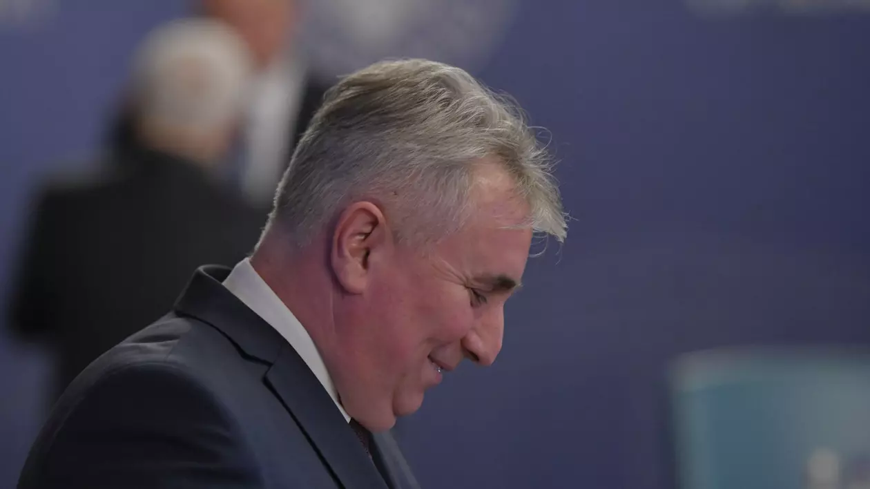 DOCUMENT. Cum explică Consiliul Național de Etică verdictul de „neplagiat” în cazul tezei de doctorat a lui Lucian Bode: A citat sursele, dar nu a pus ghilimele