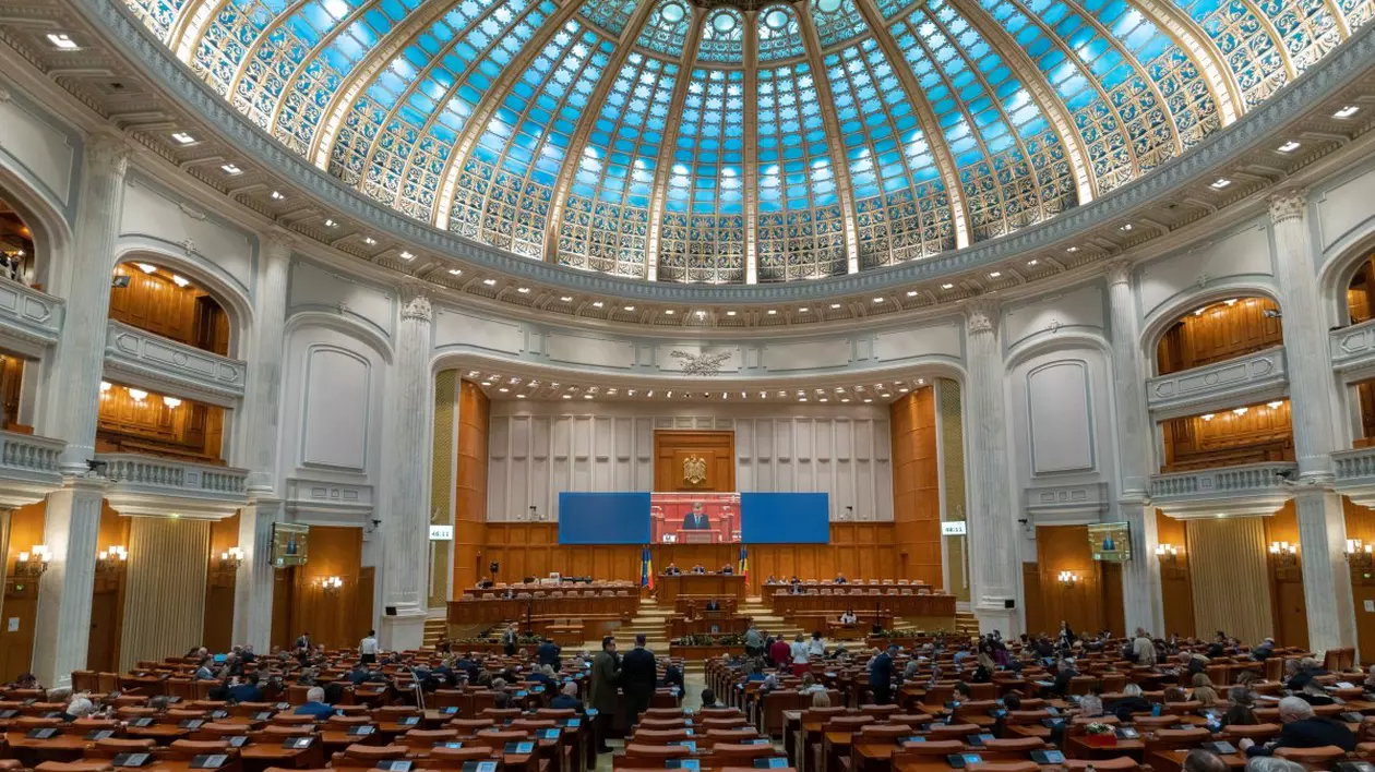 Propunerea USR ca şi parlamentarii să treacă prin filtrul de securitate de la intrarea în Parlament, amânată