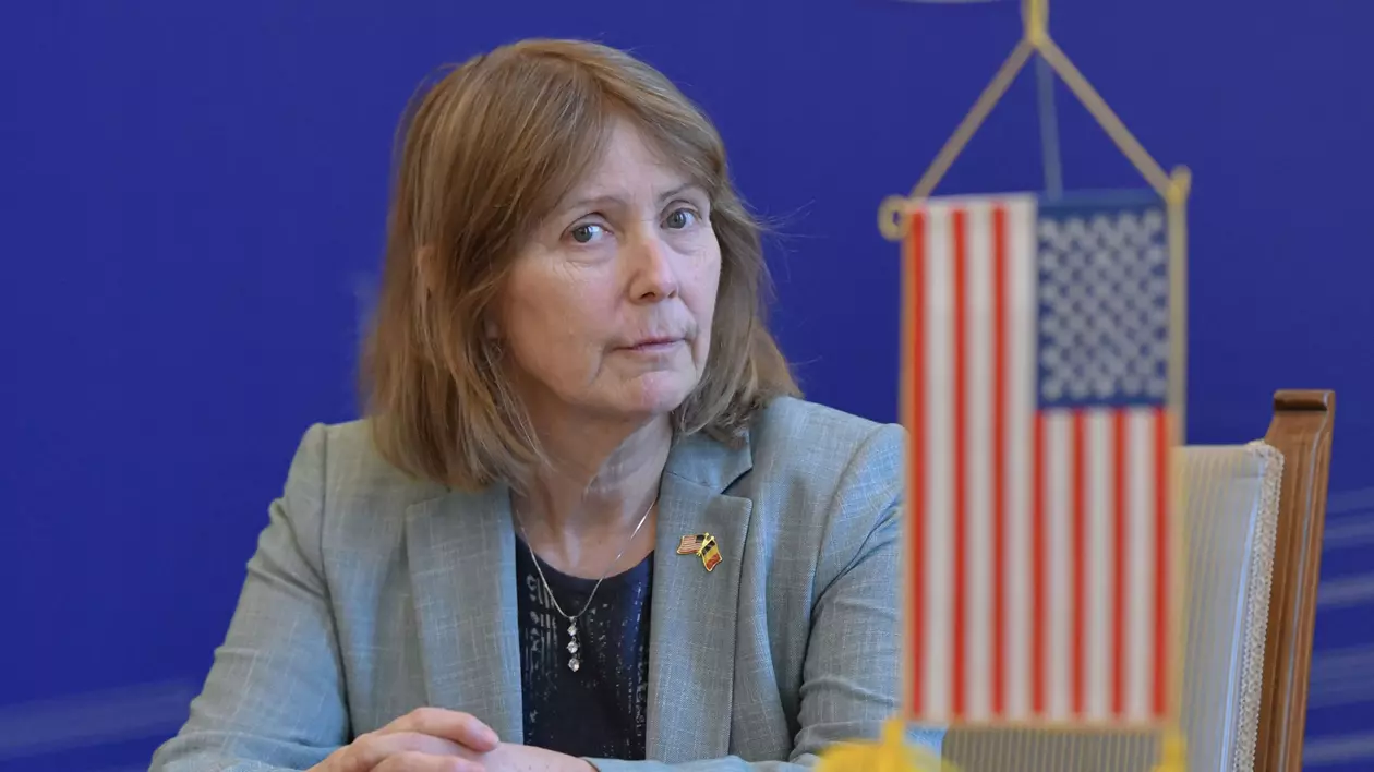 Ce spune ambasadoarea SUA despre posibilitatea ca România să trimită un sistem Patriot în Ucraina