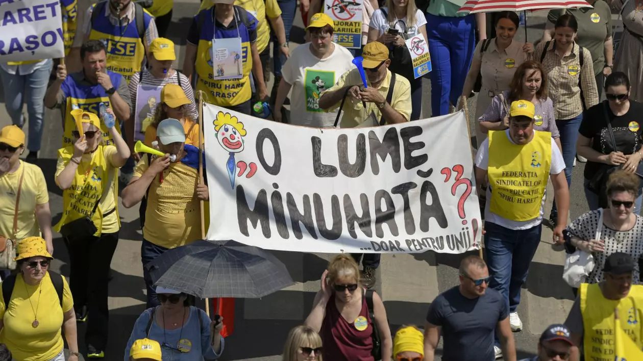 Sindicatele profesorilor nu vor semna niciun acord, „fie el girat” de Iohannis: „Avem nevoie de majorări, nu de prime”