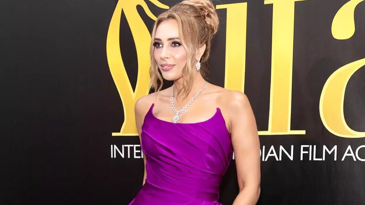 Iulia Vântur, foarte elegantă la un eveniment din Abu Dhabi. Cine e românul celebru pe care l-a întâlnit la Premiile IIFA