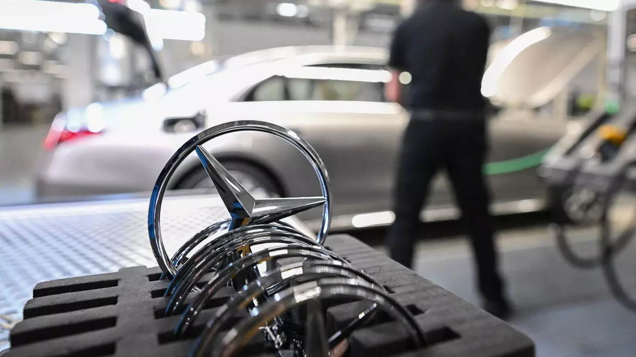Focuri de armă în fabrica Mercedes din Sindelfingen. Doi morți, atacatorul a fost prins de polițiști
