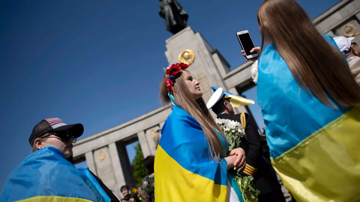 Steagurile Rusiei și Ucrainei, interzise în Berlin la ceremoniile din 8 mai. Ce motive au invocat autoritățile