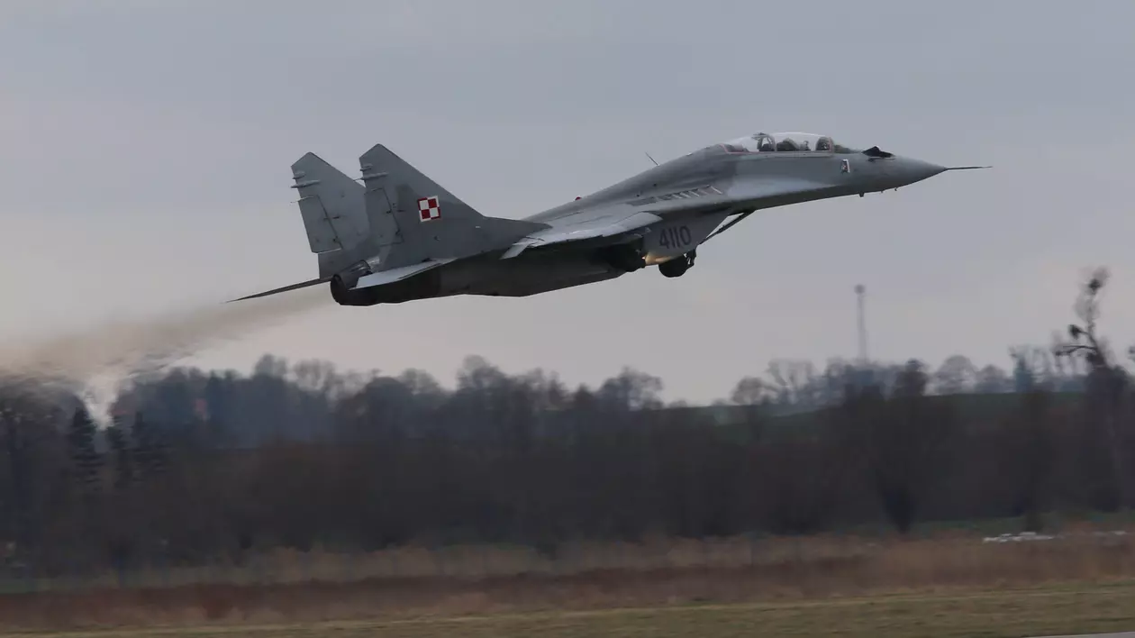 Polonia anunță că un obiect neidentificat a intrat în spațiul său aerian din direcția Belarusului. „E probabil un balon de observație"