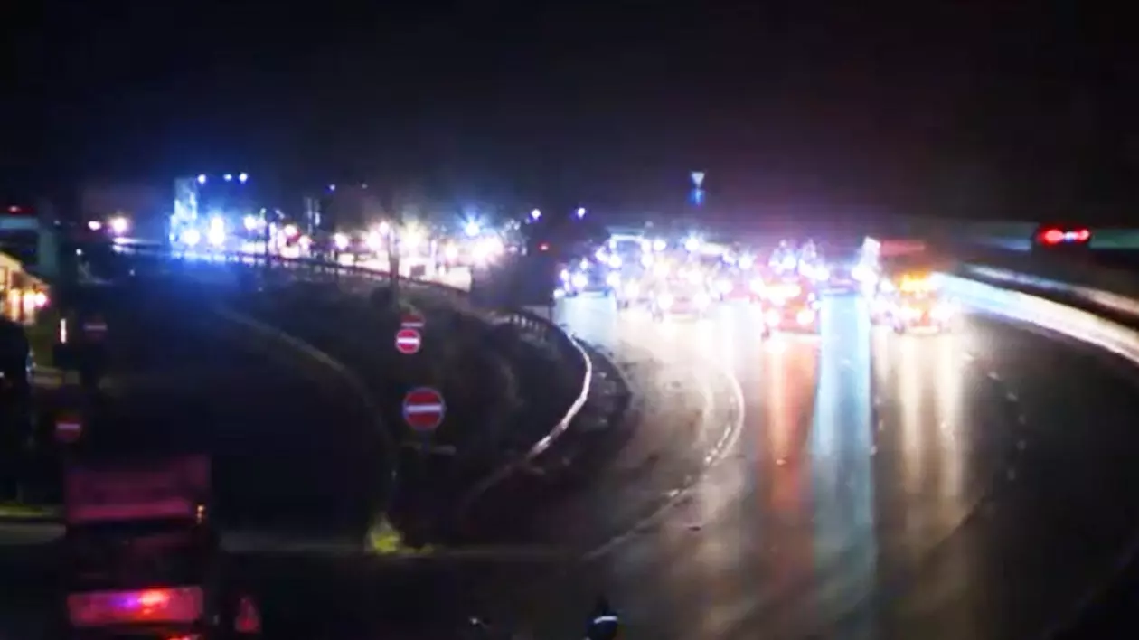 Timp de 20 de minute, aproape 40 de mașini au trecut peste un turist român de 92 de ani, pe o autostradă de la marginea Budapestei