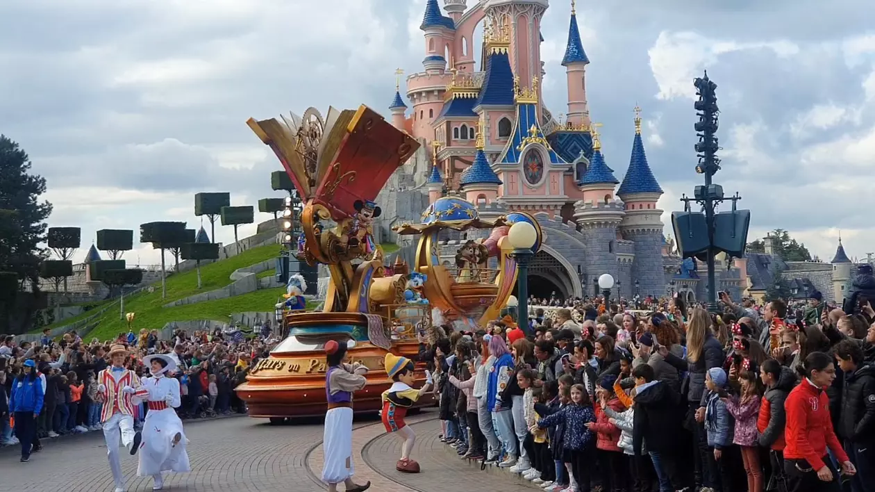 Ponturi pentru o vacanță reușită la Disneyland, Paris. Cum să faci economie de timp și de bani