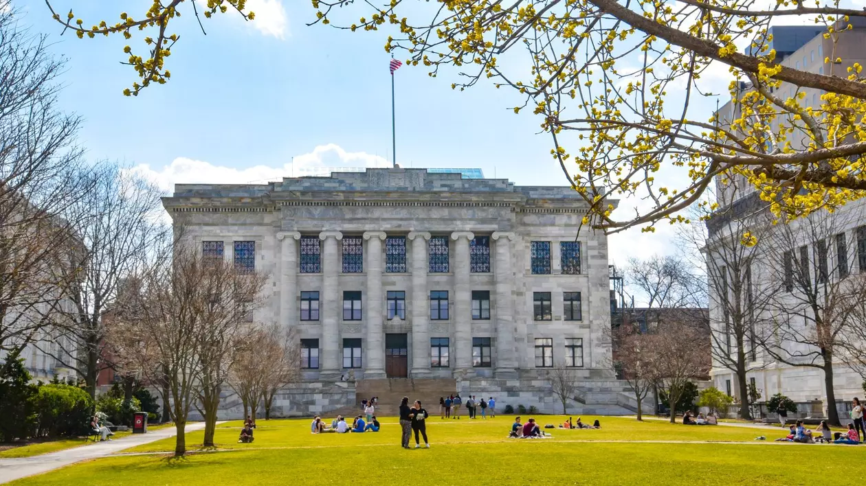Universitatea Harvard, zguduită de acuzații de trafic de organe. Directorul morgii de la Școala de Medicină, arestat