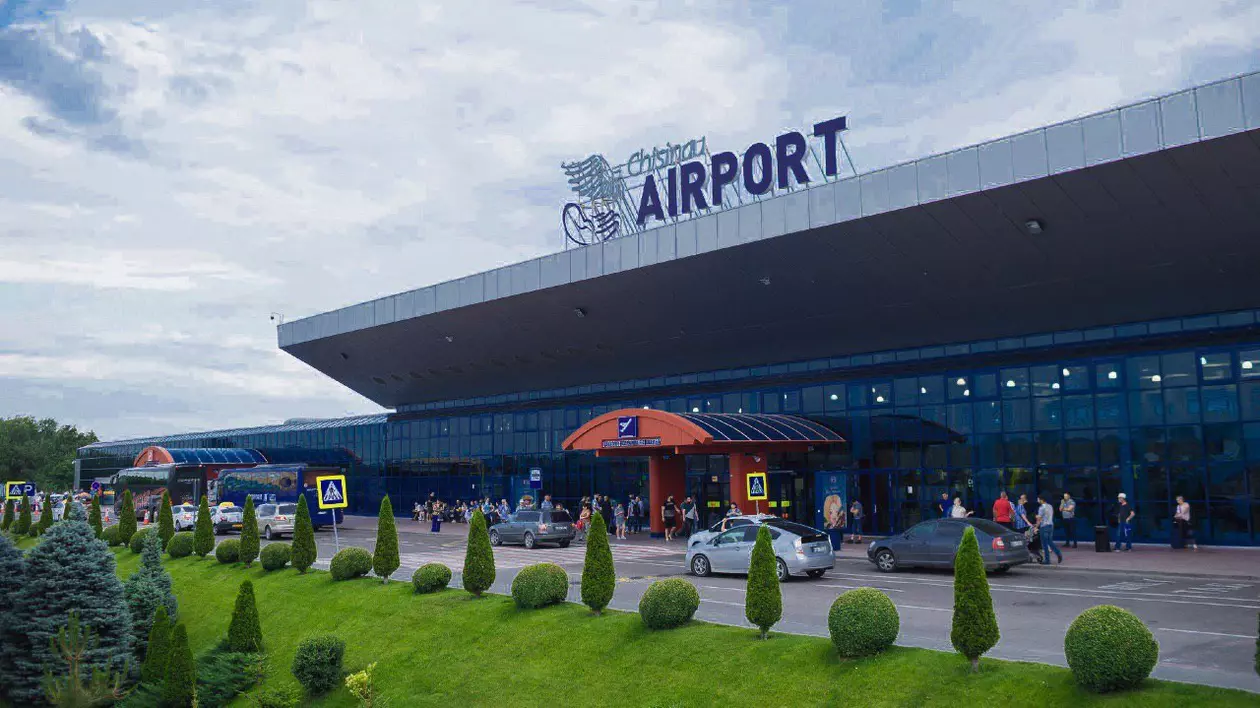 Bărbatul care a împușcat mortal doi oameni în aeroportul din Chișinău a murit luni seară, la spital