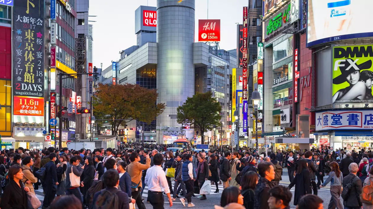 Japonia își regândește legile privind violul și ridică vârsta de consimțământ de la 13 la 16 ani. Ademenirea copiilor și fotografiatul sub fuste sunt și ele pedepsite