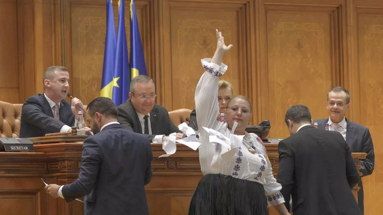Votul camerelor reunite ale Parlamentului pentru eliminarea pensiilor speciale ale deputatilor si seantorilor, in Bucuresti, 26 iunie 2023. Inquam Photos / Octav Ganea