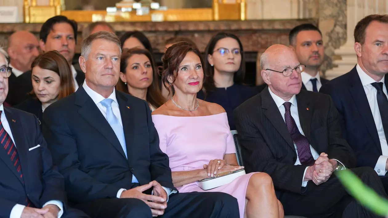 Administraţia Prezidențială, după ce Carmen Iohannis a promovat un magazin de bijuterii: „Bijuteriile au fost returnate”