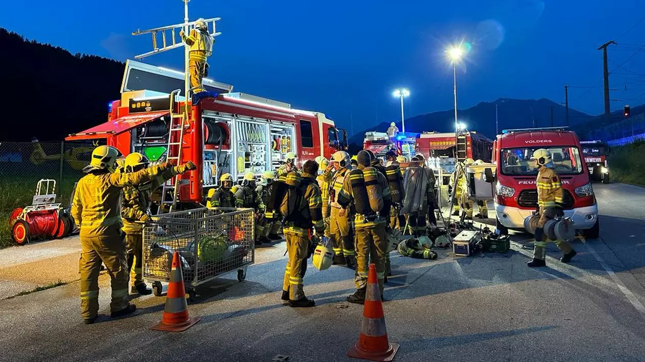 50 de călători răniți, după ce un tren a luat foc într-un tunel, în Austria. Cauza incendiului