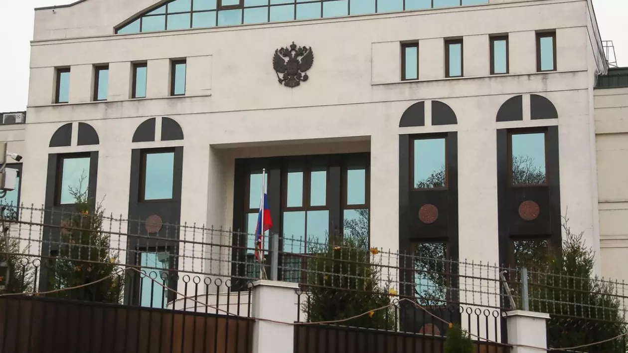 Ambasada Rusiei la Chişinău își suspendă temporar serviciile consulare, la câteva zile după expulzarea masivă de diplomaţi ruşi