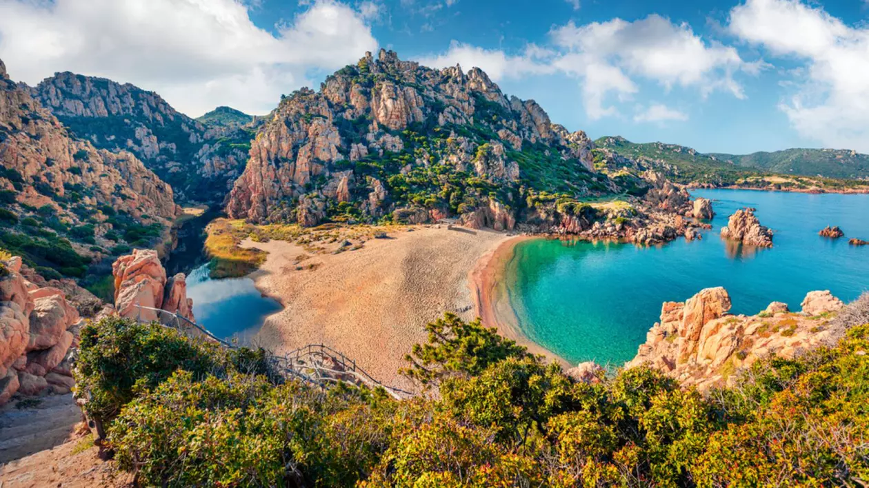 Ce să vizitezi în Sardinia - cele mai frumoase locuri și obiective turistice