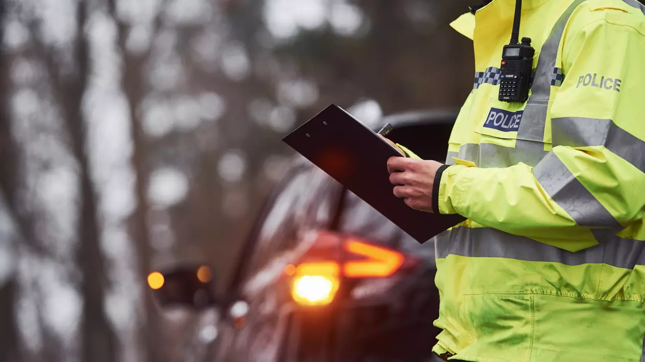 Care este diferenţa dintre contravenţie şi infracţiune