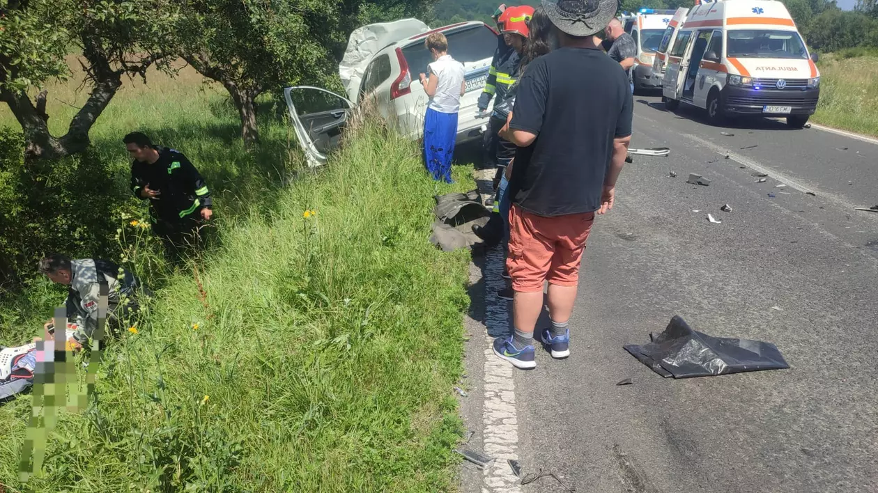 Grup de motocicliști din Ungaria, spulberat pe DN 68 de o mașină intrată pe contrasens. Doi bărbați au murit, altul e rănit grav