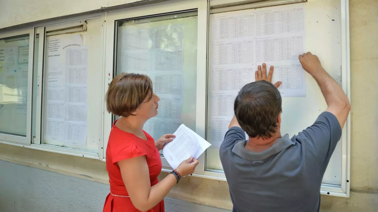 Înscrierea la Bac 2023, sesiunea de toamnă, începe pe 17 iulie. Ce documente sunt necesare si calendarul probelor. Foto: Hepta