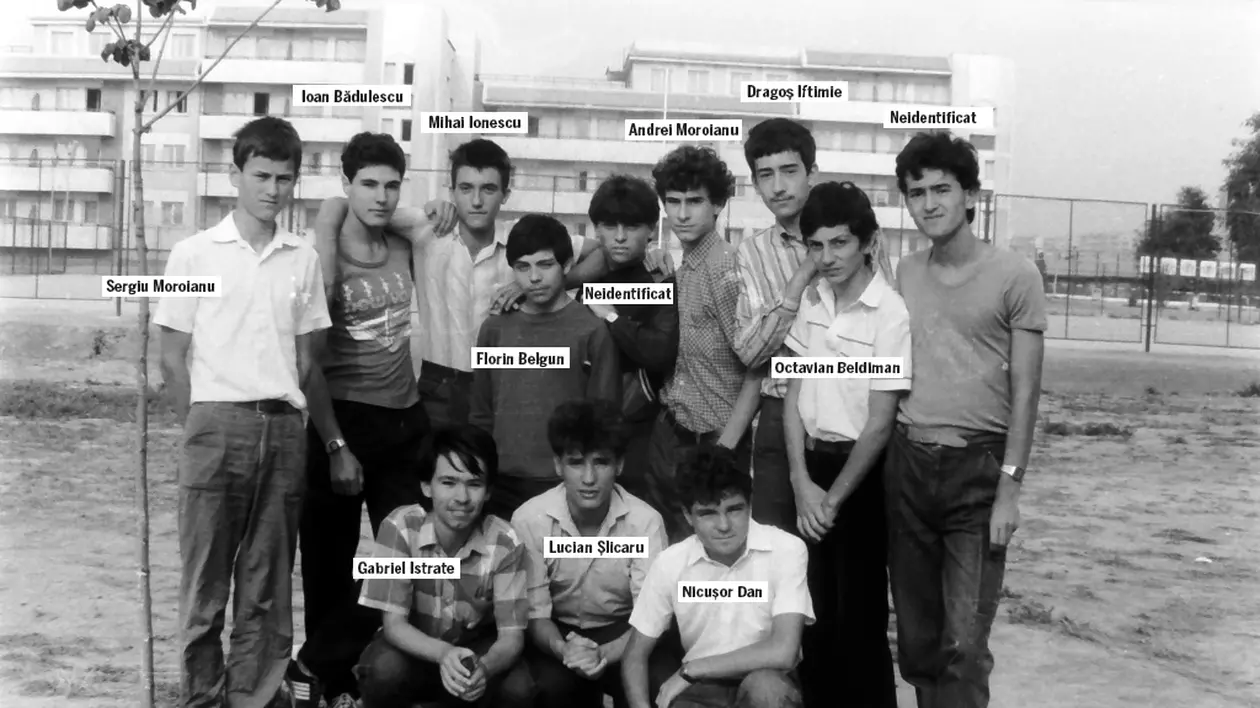 Ce s-a ales de olimpicii la matematică de acum 35 de ani. Poza în care apare și Nicușor Dan