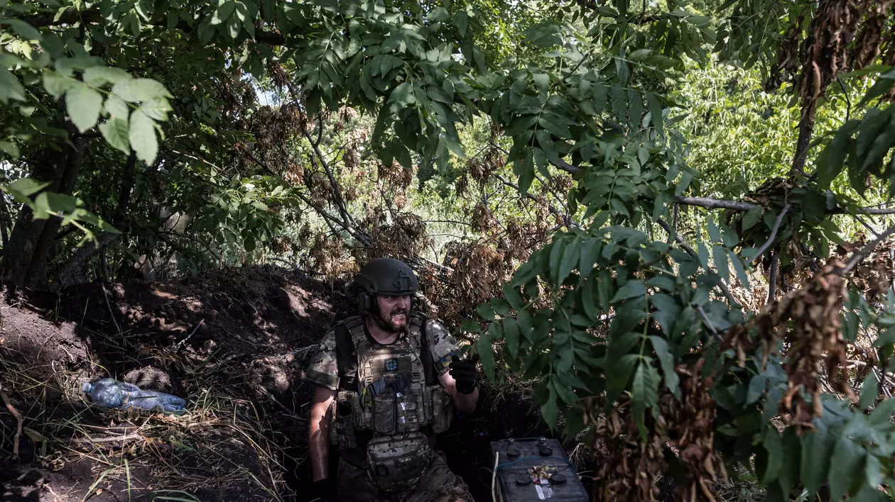 Un jurnalist AFP s-a ales cu răni produse de schije, lângă Bahmut, în urma unui atac cu dronă efectuat în timp ce realiza un reportaj