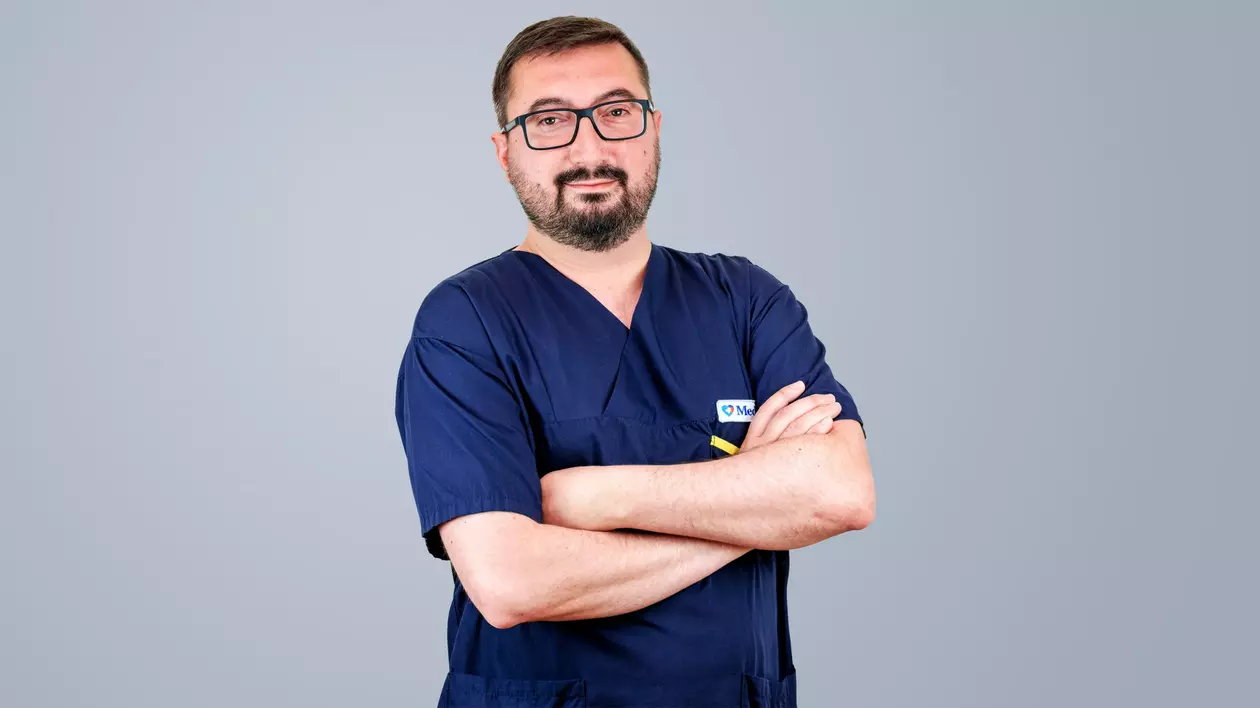 [Medici Buni] Dr. Valentin Pîrvuț, medic urolog la MedLife Polisano Sibiu: „În momentul în care avem un diagnostic de cancer, îi explic pacientului că avem un drum de parcurs împreună”