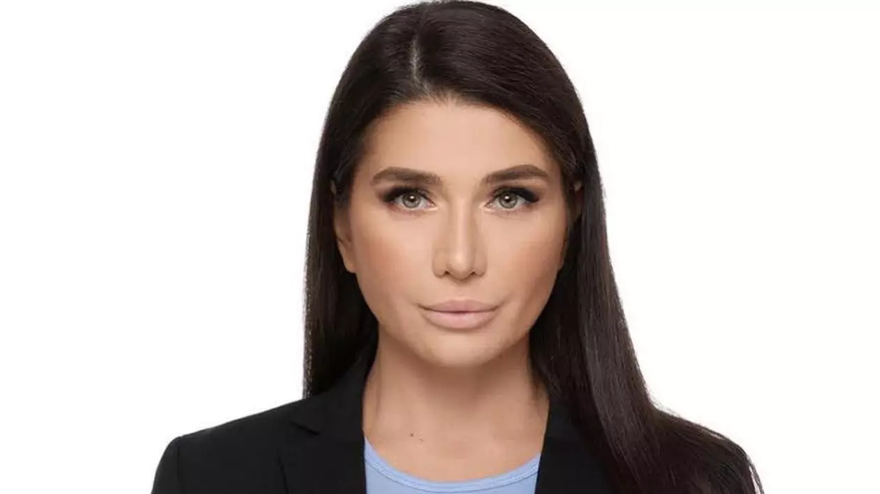 Imagini cu Elena Băsescu pe micul ecran, la Aleph News. E angajată pe postul de editor la televiziunea lui Adrian Sârbu