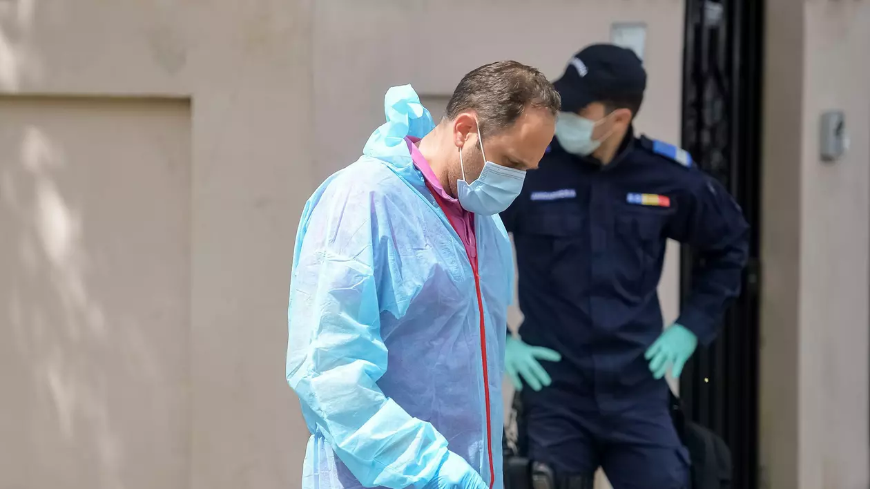 Noi informații în cazul fetei găsite moartă în Mangalia. Trupul a fost transportat în parc cu un geamantan. Suspectul principal, o altă fată de 18 ani