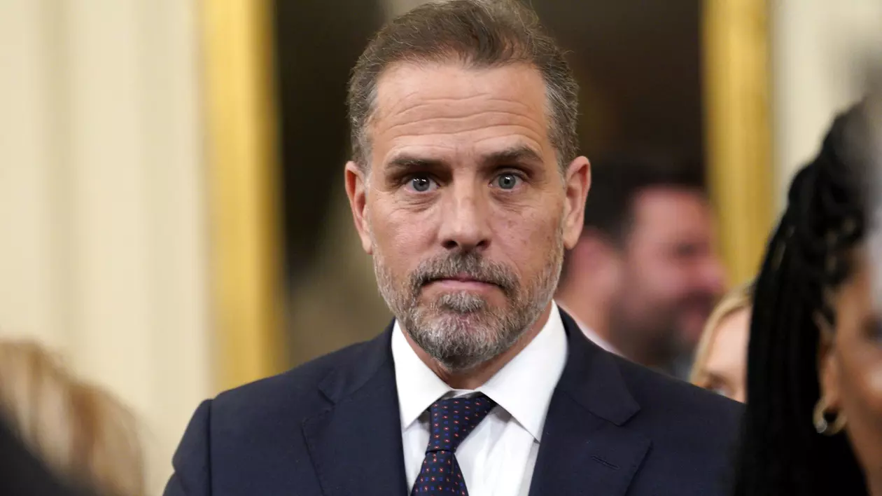 Hunter Biden cere instanței renunțarea la urmăririle împotriva sa invocând o decizie luată într-un caz în care e vizat Donald Trump