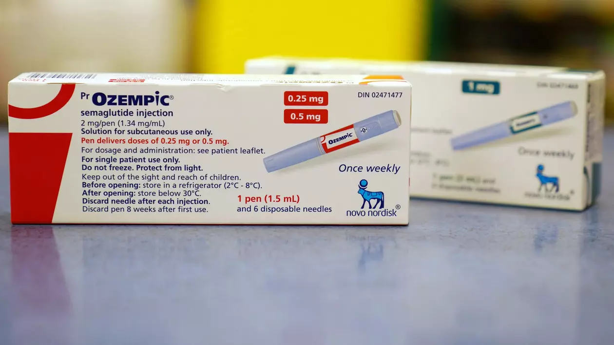 Două companii care produc medicamente de diabet, folosite pentru slăbit, date în judecată din cauza unui posibil efect secundar. Reclamanta spune că a vomitat atât de mult, încât şi-a pierdut dinţii