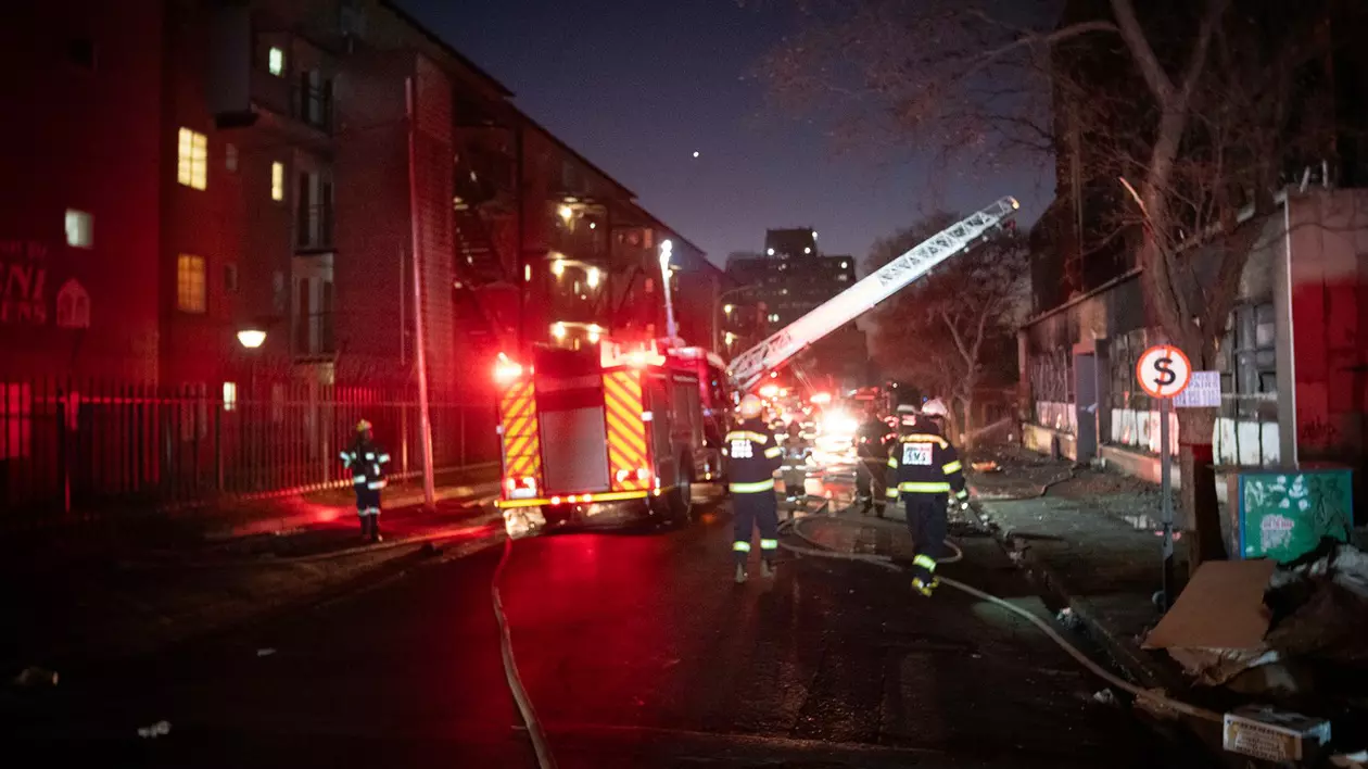Autoritățile din Johannesburg, vinovate pentru incendiul din 2023, soldat cu 76 de morți, arată raportul de anchetă