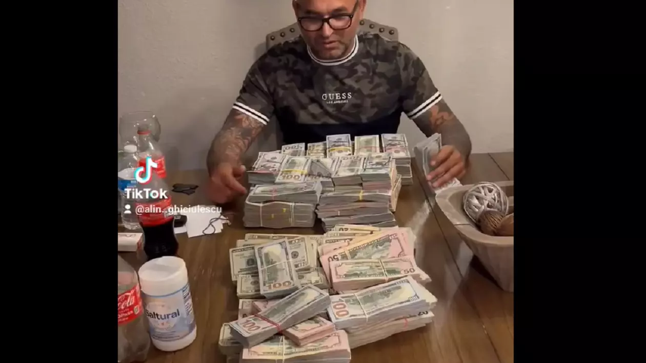 Românii care au furat 5 milioane de dolari s-au filmat cu banii și s-au lăudat pe rețelele de socializare. FBI îi căuta de 8 ani