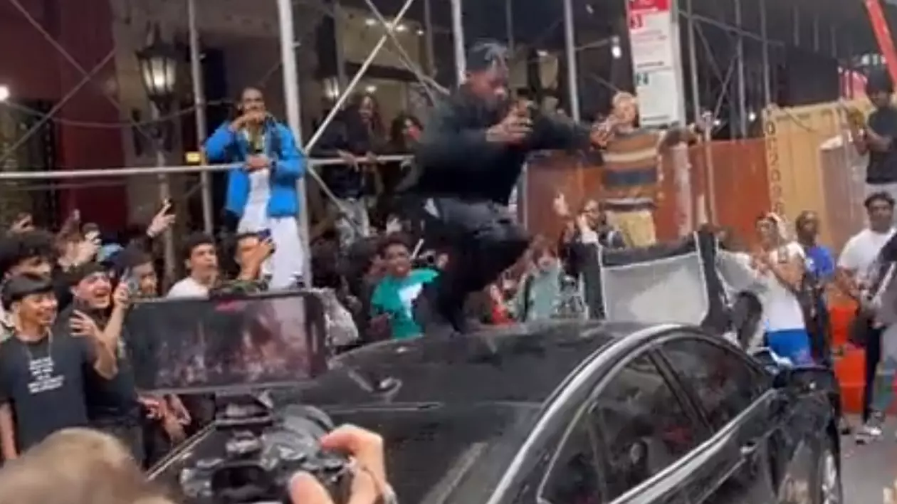 VIDEO: Haos la New York. Mii de oameni au blocat străzile, după anunțul unui influencer, care a fost apoi reținut pentru incitare la revoltă