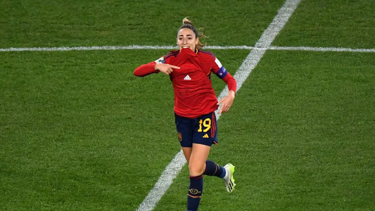 Olga Carmona a aflat, după finala Cupei Mondiale de fotbal feminin unde a marcat golul victoriei, că tatăl ei a murit