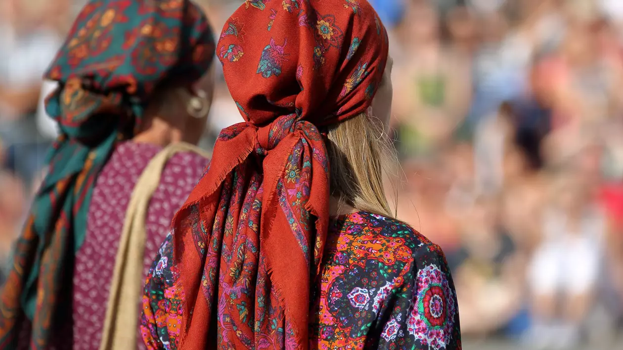 INTERVIU. „Femeile rome ajung să nască doar prin 112, pentru că au învățat că la serviciul de urgență nu pot fi refuzate”. Despre discriminarea din spitale