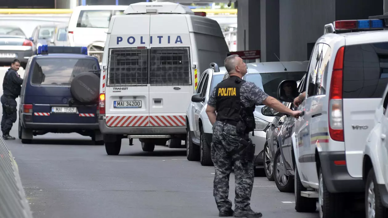 Percheziţii în Bucureşti şi în şase judeţe, într-un dosar de înşelăciune şi fals. Indemnizații pentru creșterea copilului obținute ilegal