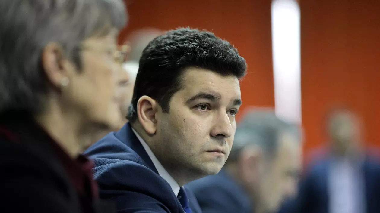 EXCLUSIV. Liviu Voinea, favorit să-i ia locul la șefia ASF lui Nicu Marcu, în mandatul căruia au avut loc falimentele City Insurance și Euroins