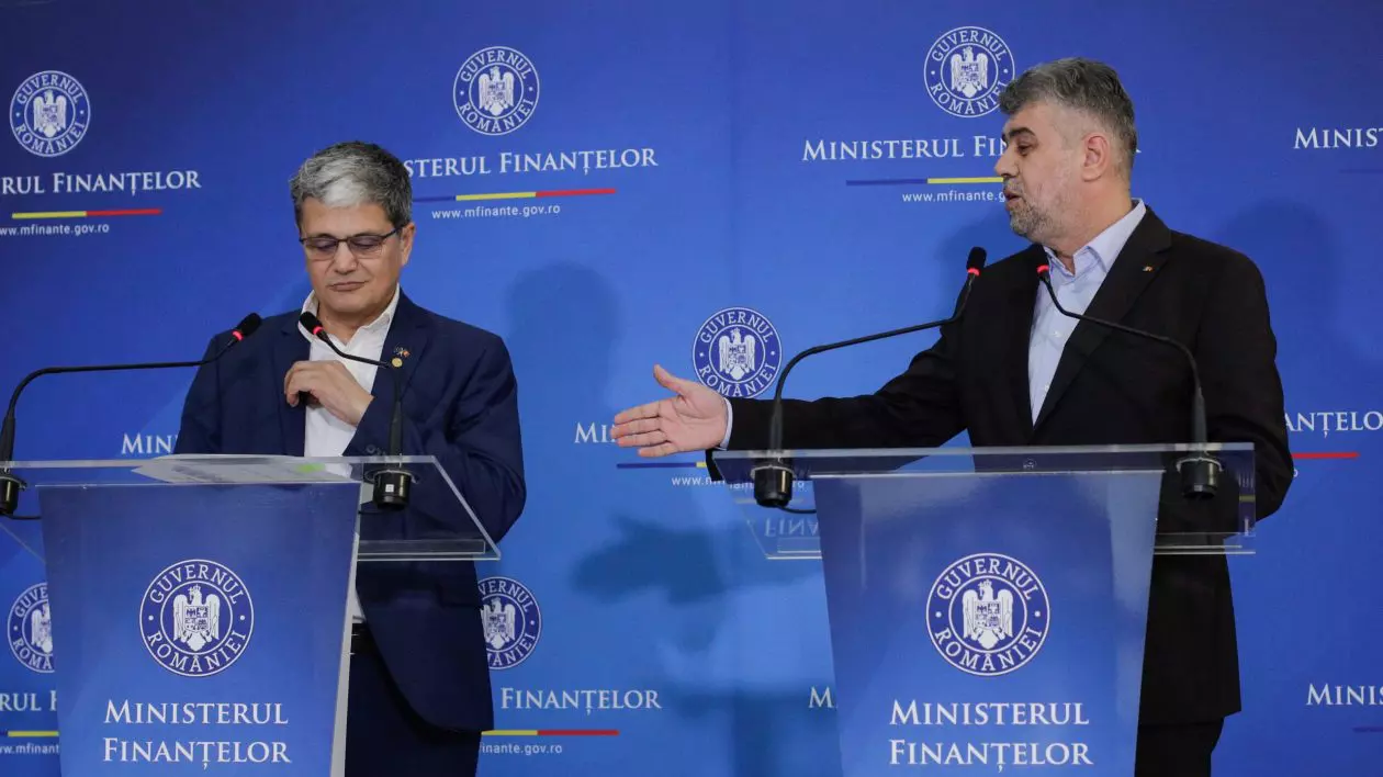 Prim-ministrul Marcel Ciolacu și Marcel Boloș, ministrul de Finanțe FOTO: Inquam Photos / George Călin