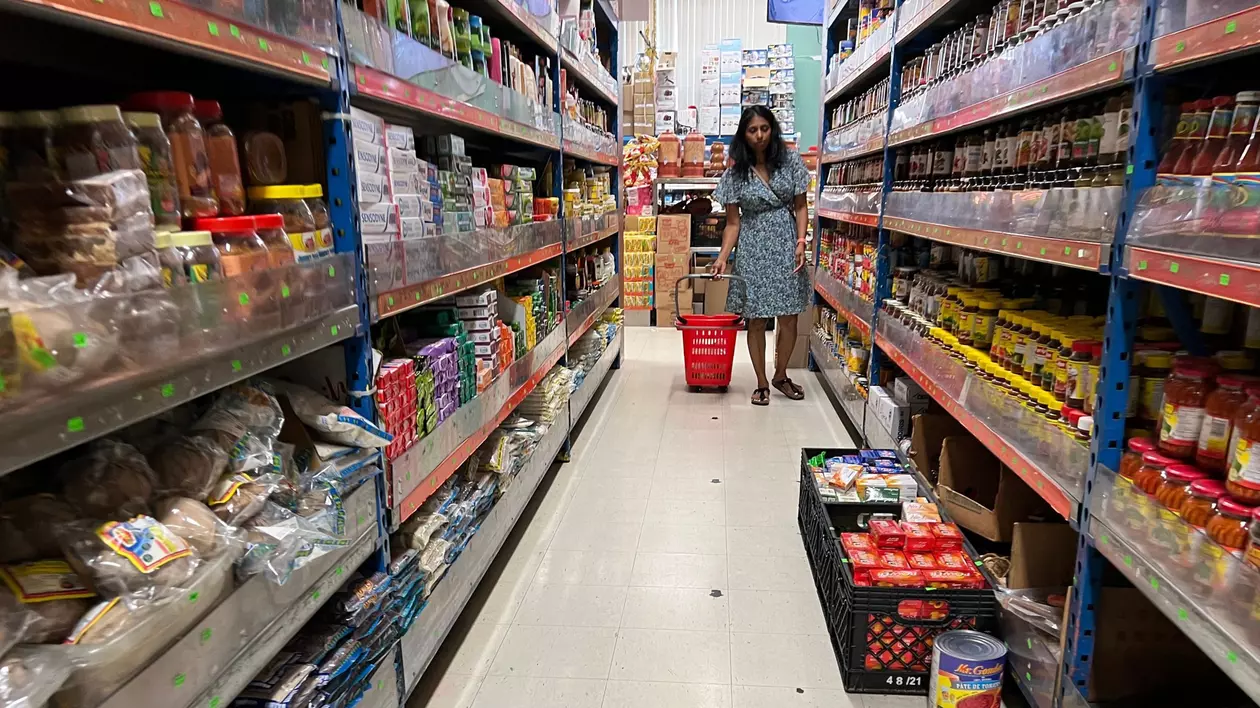Canada își intensifică eforturile pentru a ține sub control creșterea prețurilor la alimente. Ce le cere lanțurilor de magazine