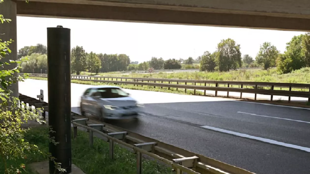 330.000 de șoferi, amendați în 5 ani, surprinși de același radar cu laser instalat strategic pe o autostradă din Germania