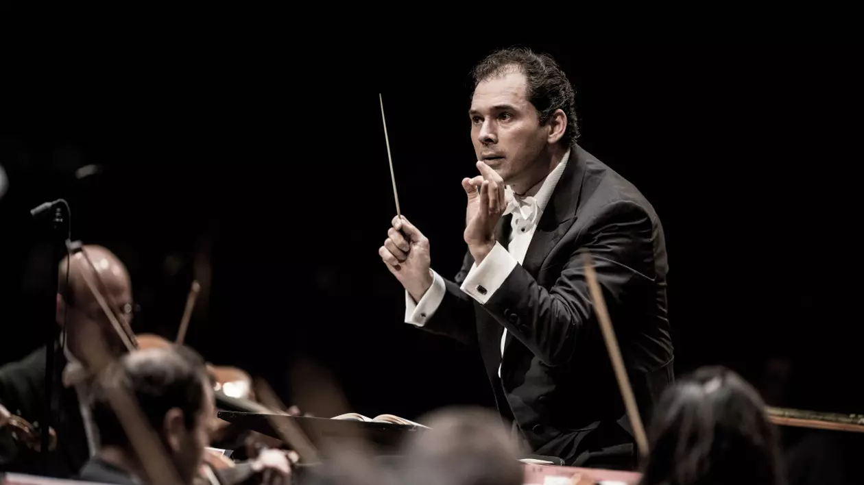 Tugan Sokhiev, unul dintre cei mai apreciați dirijori ai lumii, din nou pe scena Festivalului Internațional George Enescu