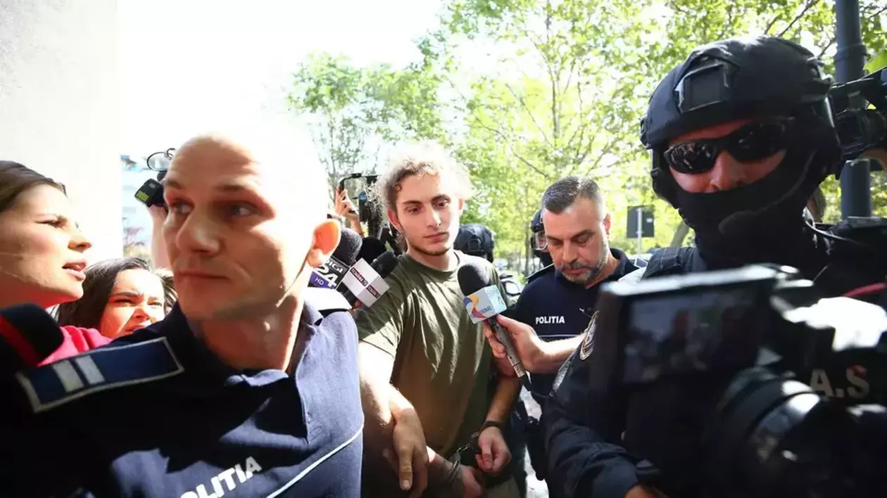 VIDEO Vlad Pascu, într-o discuție cu mama lui, după ce a fost arestat: „Mă interesează foarte puțin că se uită lumea urât la mine”