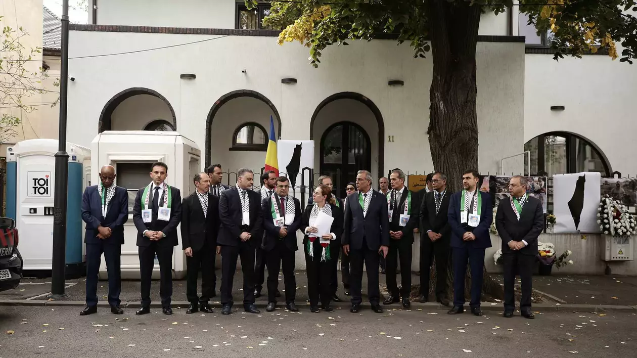 Reprezentanți diplomatici din circa 20 de state își exprimă solidaritatea cu poporul palestinian, la o manifestație în fața Ambasadei Palestinei la București