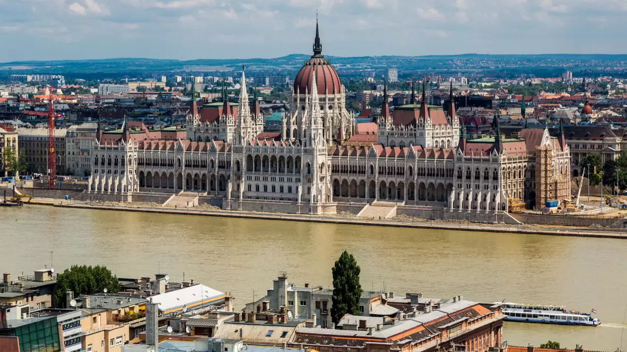 „E oficial: România a depășit Ungaria”, scrie la unison presa de la Budapesta, care citează datele oficiale ale UE