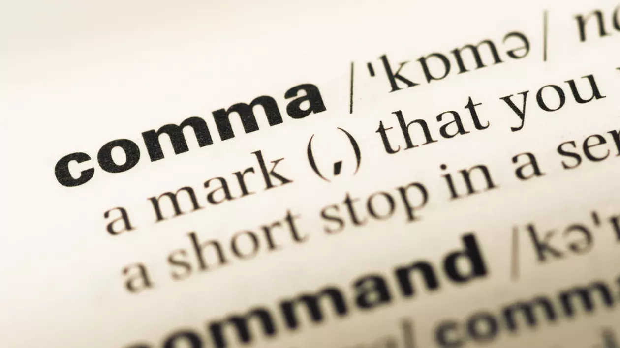 Când se pune virgula și care sunt regulile de folosire a virgulei - Imagine cu paragraful din dicţionarul englez vare prezintă definiţia "comma", virgulă în limba engleză.