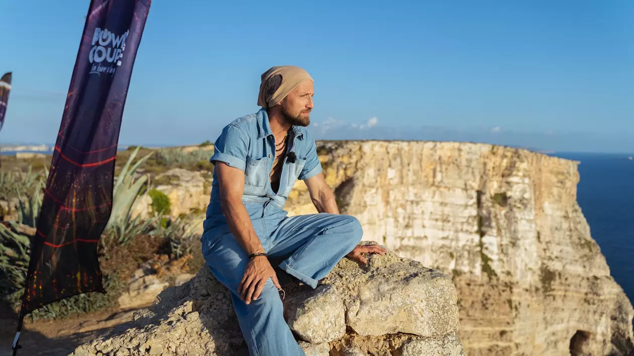Dani Oțil prezintă „Power Couple România - La bine și la greu”, noua emisiune de la Antena 1. 9 cupluri de vedete participă