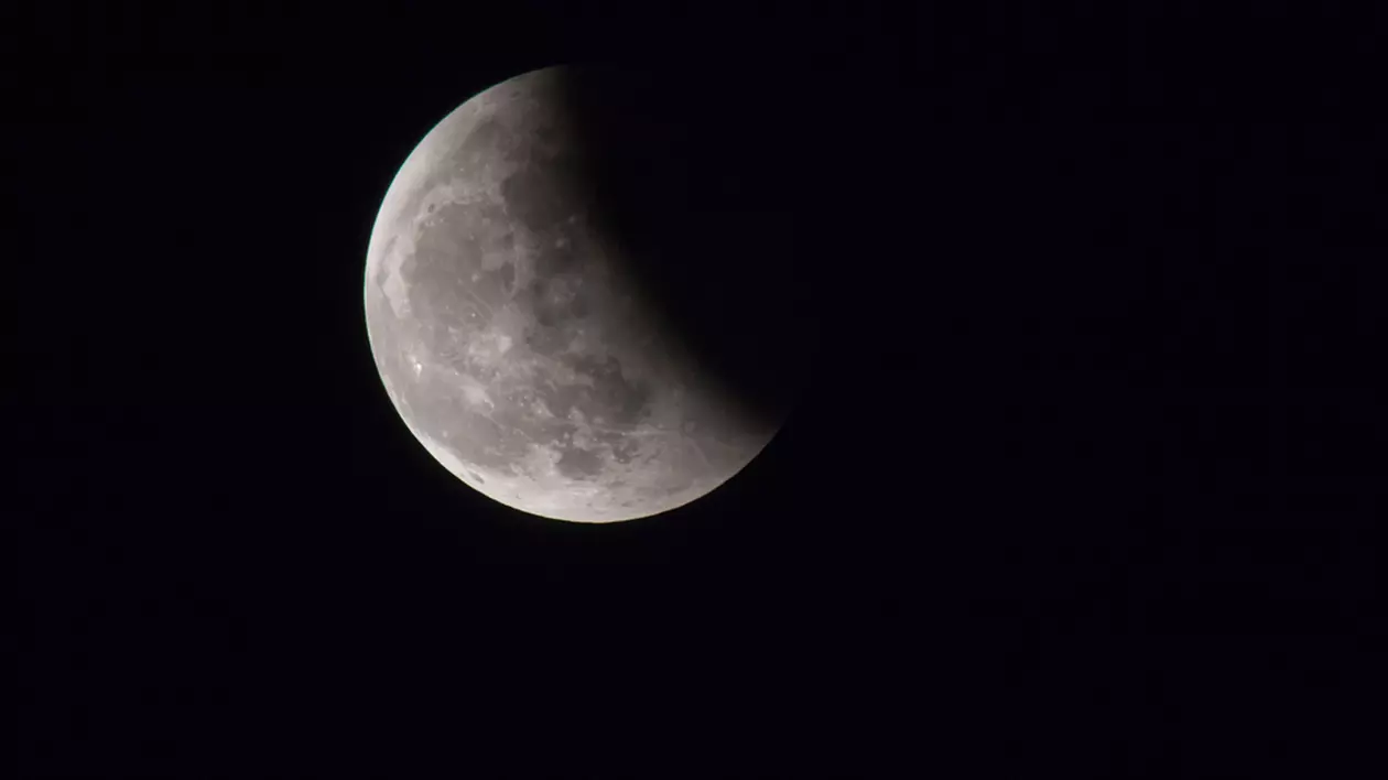 Eclipsa de Lună din 28 octombrie 2023 - Imegine cu o eclipsă de lună