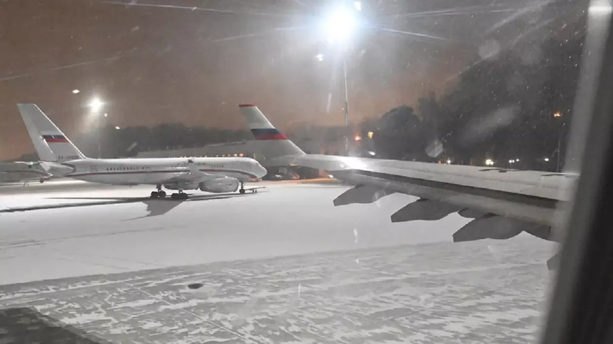 A nins la Moscova. Peste 40 de zboruri, anulate sau întârziate pe aeroporturile din capitala Rusiei